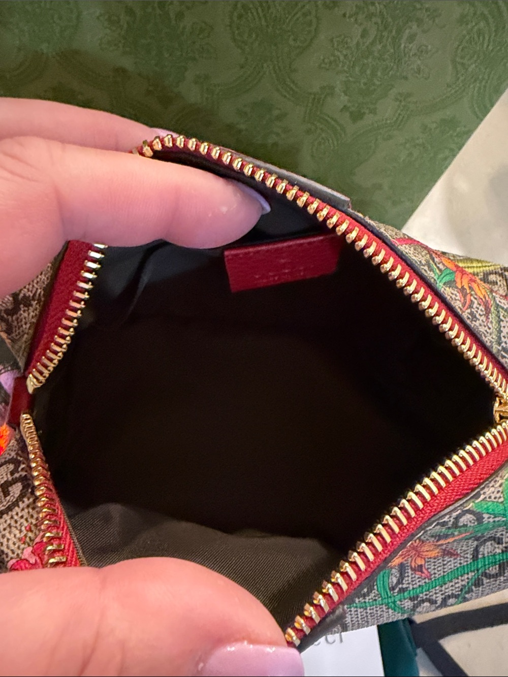 GUCCI | ✨LIKE NEW✨ Soft GG Supreme Monogram Flora Ophidia Cosmetic Case - Picture 7 of 9